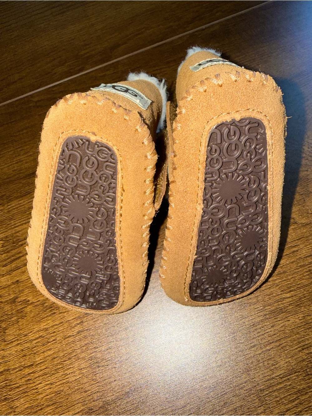 UGG Infant Chestnut Tan Shearling Moccasin Booties Booties Unisex Kids 0/1 - Picture 4 of 9